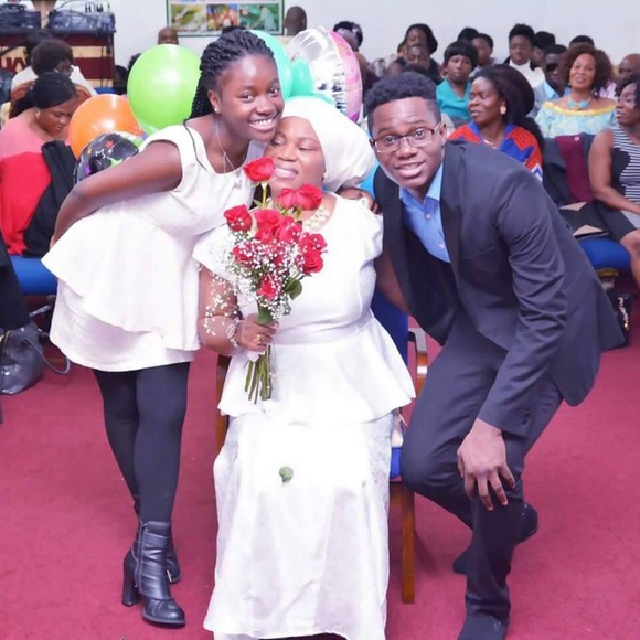 Meet your Posher, Ama - Picture 1 of 1